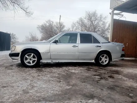 Mercedes-Benz E 320 1989 года за 1 300 000 тг. в Тараз