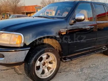 Ford Expedition 2002 года за 3 300 000 тг. в Шымкент – фото 3