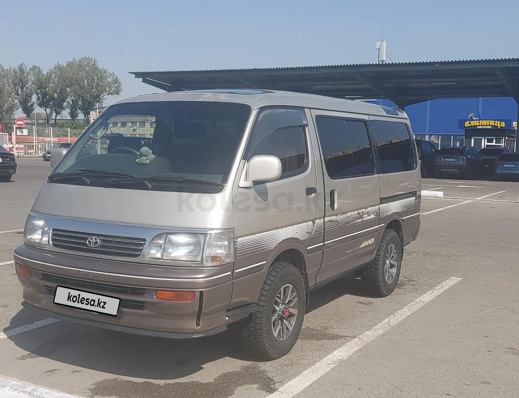 Toyota Hiace 1993 г.