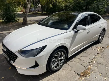 Hyundai Sonata 2023 года за 12 600 000 тг. в Караганда – фото 2