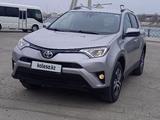 Toyota RAV4 2017 года за 11 500 000 тг. в Атырау