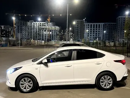 Hyundai Accent 2021 года за 6 500 000 тг. в Астана – фото 2