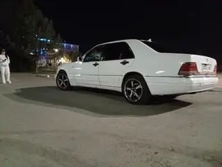 Mercedes-Benz S 320