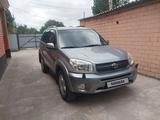 Toyota RAV4 2005 года за 6 000 000 тг. в Актобе – фото 2