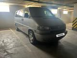 Volkswagen Caravelle 1996 года за 4 500 000 тг. в Астана