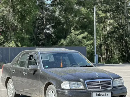 Mercedes-Benz C 200 1994 года за 2 700 000 тг. в Астана