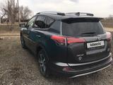 Toyota RAV4 2017 годаүшін12 500 000 тг. в Актобе – фото 4