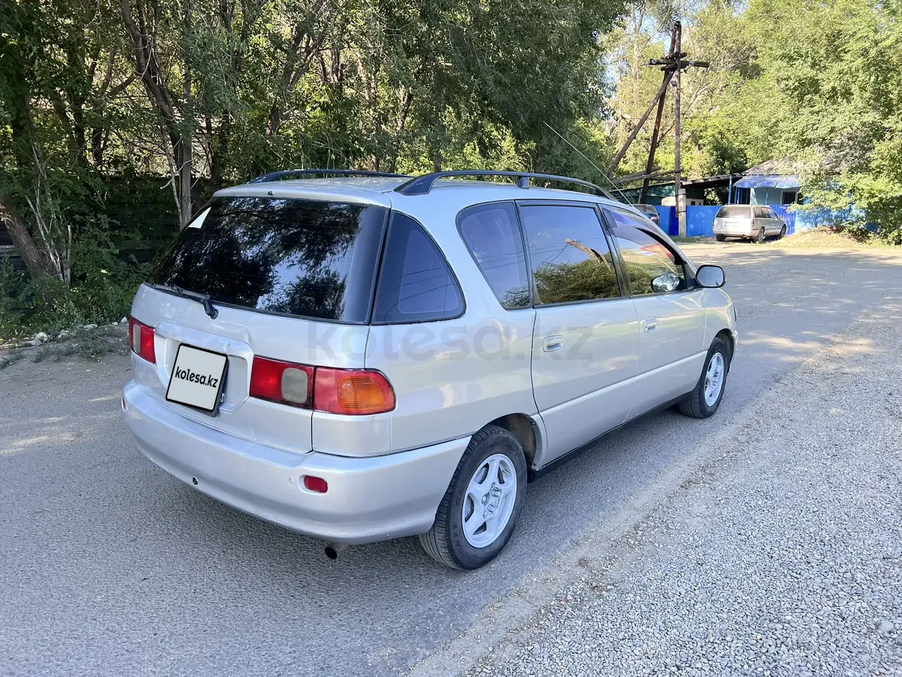 Toyota Ipsum, 1998