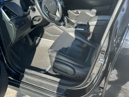 Hyundai Tucson 2018 года за 9 800 000 тг. в Уральск – фото 21