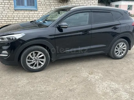 Hyundai Tucson 2018 года за 9 800 000 тг. в Уральск – фото 2