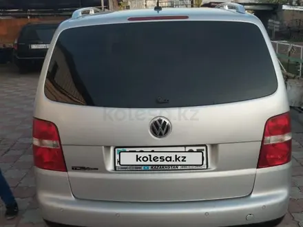 Volkswagen Touran 2005 года за 3 700 000 тг. в Алматы – фото 2