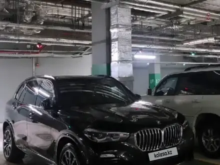 BMW X5 2019 года за 33 500 000 тг. в Астана – фото 2