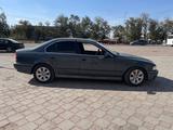 BMW 528 2000 года за 3 200 000 тг. в Шу – фото 2