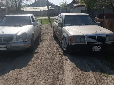 Mercedes-Benz E 300 1990 года за 1 600 000 тг. в Алматы – фото 10