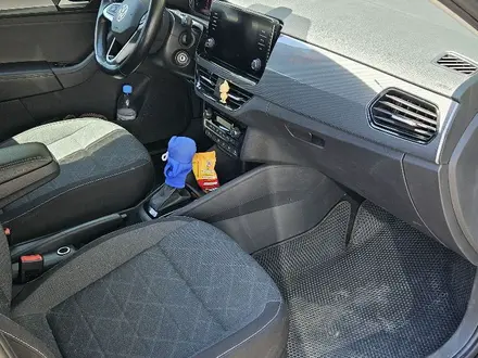 Volkswagen Polo 2021 года за 7 950 000 тг. в Уральск – фото 5