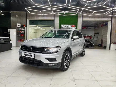 Volkswagen Tiguan 2018 года за 10 200 000 тг. в Атырау