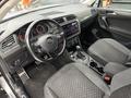 Volkswagen Tiguan 2018 года за 10 200 000 тг. в Атырау – фото 12