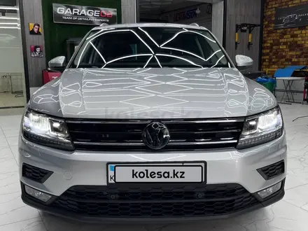 Volkswagen Tiguan 2018 года за 10 200 000 тг. в Атырау – фото 19