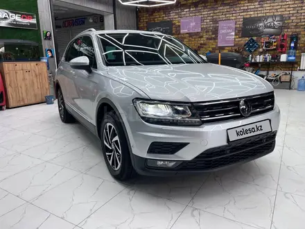 Volkswagen Tiguan 2018 года за 10 200 000 тг. в Атырау – фото 26