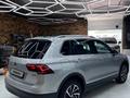 Volkswagen Tiguan 2018 года за 10 200 000 тг. в Атырау – фото 28