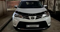 Toyota RAV4 2015 года за 10 777 000 тг. в Атырау