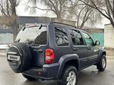 Jeep Liberty 2004 годаүшін4 600 000 тг. в Алматы – фото 4