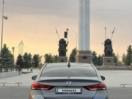 Hyundai Elantra 2017 года за 7 900 000 тг. в Тараз – фото 3