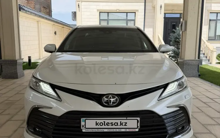 Toyota Camry 2021 года за 17 300 000 тг. в Шымкент