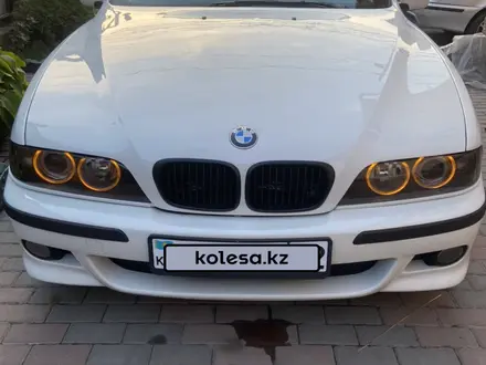 BMW 528 1998 года за 4 200 000 тг. в Алматы