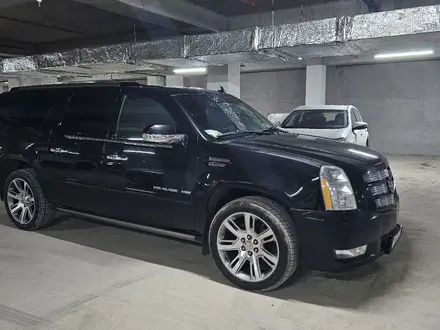 Cadillac Escalade 2013 года за 20 000 000 тг. в Астана