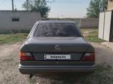 Mercedes-Benz E 220 1992 года за 2 200 000 тг. в Шымкент – фото 5