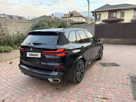 BMW X5 2024 года за 51 000 000 тг. в Алматы – фото 5