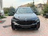 BMW X5 2024 года за 51 000 000 тг. в Алматы – фото 2