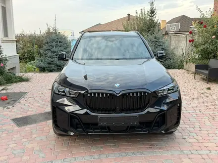 BMW X5 2024 года за 51 000 000 тг. в Алматы – фото 2