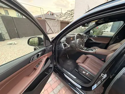 BMW X5 2024 года за 51 000 000 тг. в Алматы – фото 12