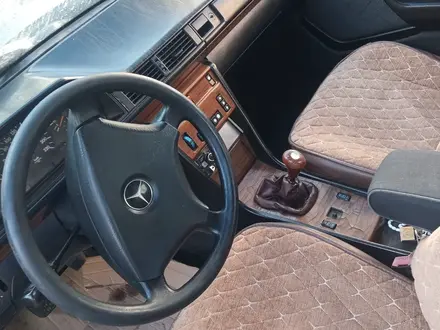 Mercedes-Benz E 230 1991 года за 1 200 000 тг. в Шиели – фото 22