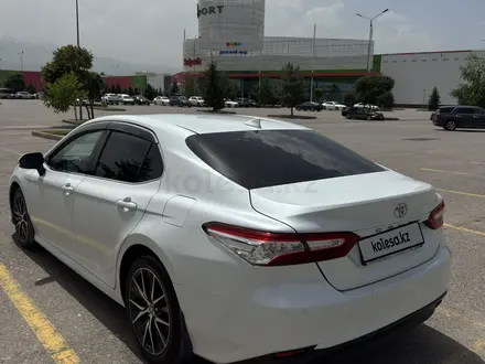 Toyota Camry 2022 года за 15 200 000 тг. в Алматы – фото 5