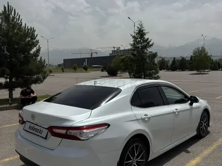 Toyota Camry 2022 года за 15 200 000 тг. в Алматы – фото 6