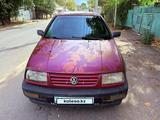 Volkswagen Vento 1993 года за 650 000 тг. в Алматы – фото 2