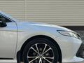 Toyota Camry 2020 года за 13 850 000 тг. в Павлодар – фото 13