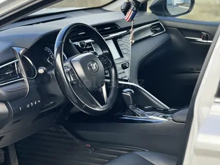 Toyota Camry 2020 года за 13 850 000 тг. в Павлодар – фото 15
