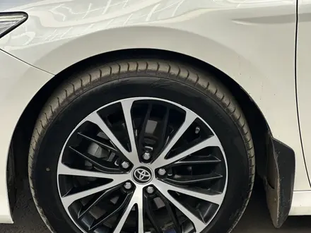Toyota Camry 2020 года за 13 850 000 тг. в Павлодар – фото 17