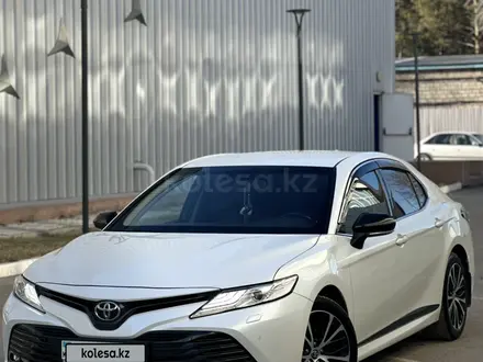 Toyota Camry 2020 года за 13 850 000 тг. в Павлодар
