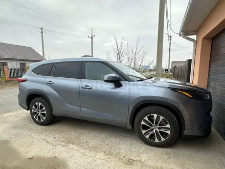 Toyota Highlander 2022 года за 19 788 888 тг. в Атырау – фото 3