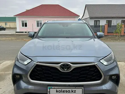 Toyota Highlander 2022 года за 19 788 888 тг. в Атырау