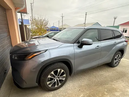 Toyota Highlander 2022 года за 19 788 888 тг. в Атырау – фото 2