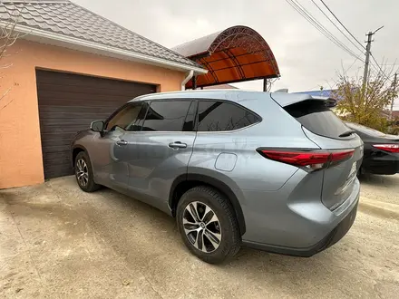 Toyota Highlander 2022 года за 19 788 888 тг. в Атырау – фото 4