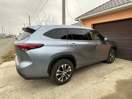 Toyota Highlander 2022 года за 19 788 888 тг. в Атырау – фото 5