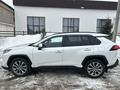 Toyota RAV4 2021 годаfor15 000 000 тг. в Уральск – фото 4