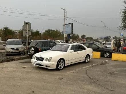 Mercedes-Benz E 320 2001 года за 7 000 000 тг. в Алматы – фото 13